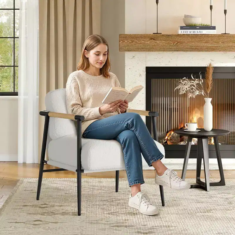Fauteuil de salon moderne ; fauteuil de lecture confortable