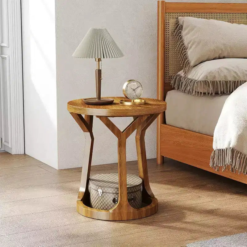 Table d'appoint ronde ; table de chevet en bois à trois pieds