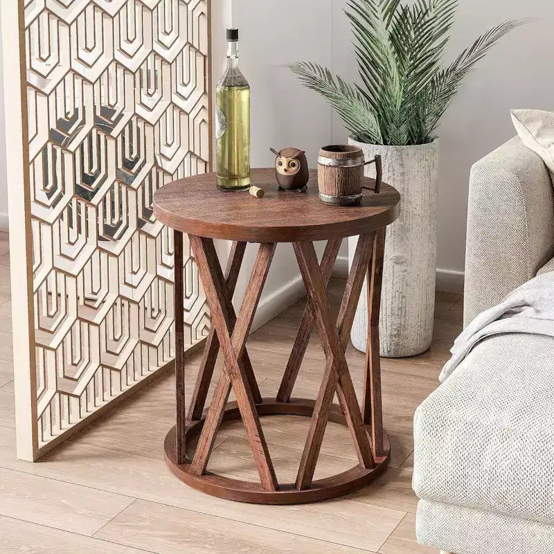 Table d'appoint style ferme ; plateau rond rustique, pieds en X.