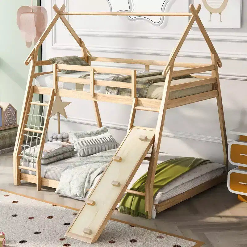 Lit superposé en bois avec barrières de sécurité, adapté aux enfants et aux adolescents.