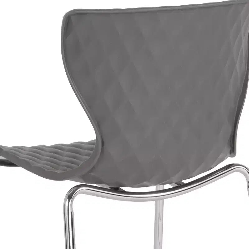 Chaise empilable en plastique au design moderne