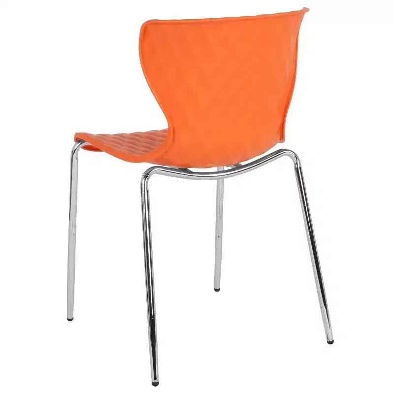 Chaise empilable en plastique au design moderne
