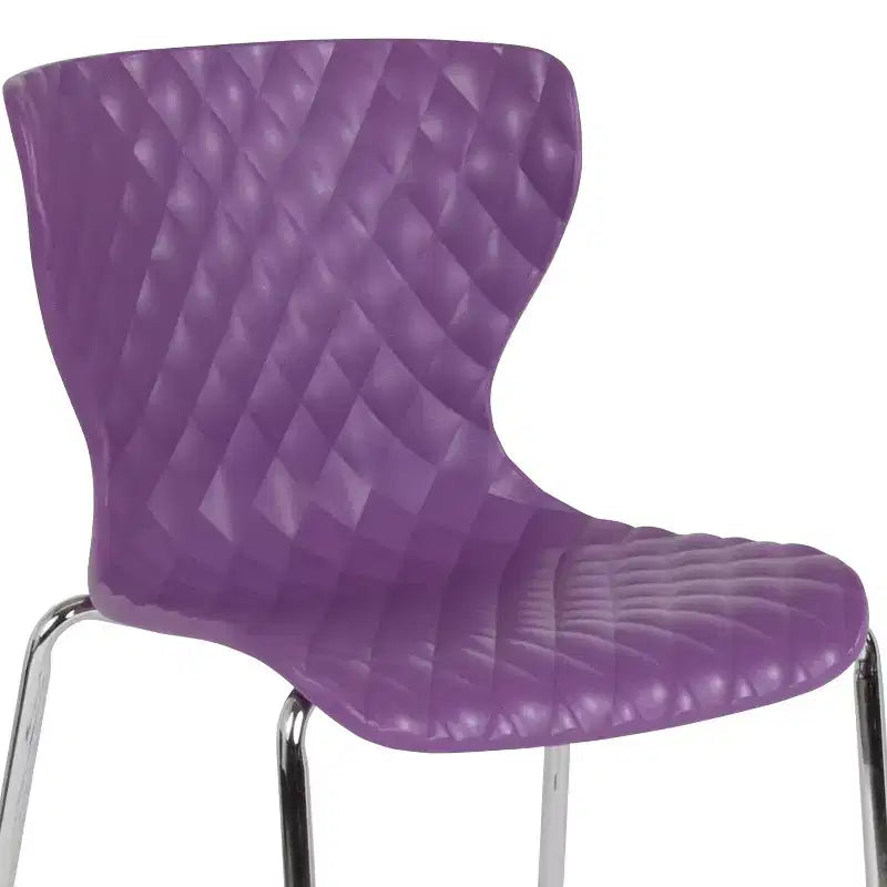 Chaise empilable en plastique au design moderne