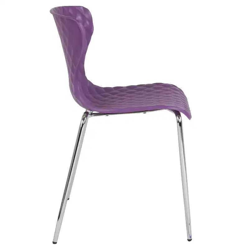 Chaise empilable en plastique au design moderne