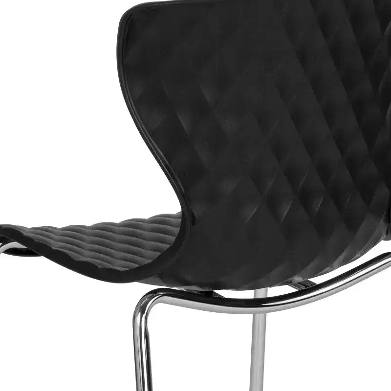 Chaise empilable en plastique au design moderne