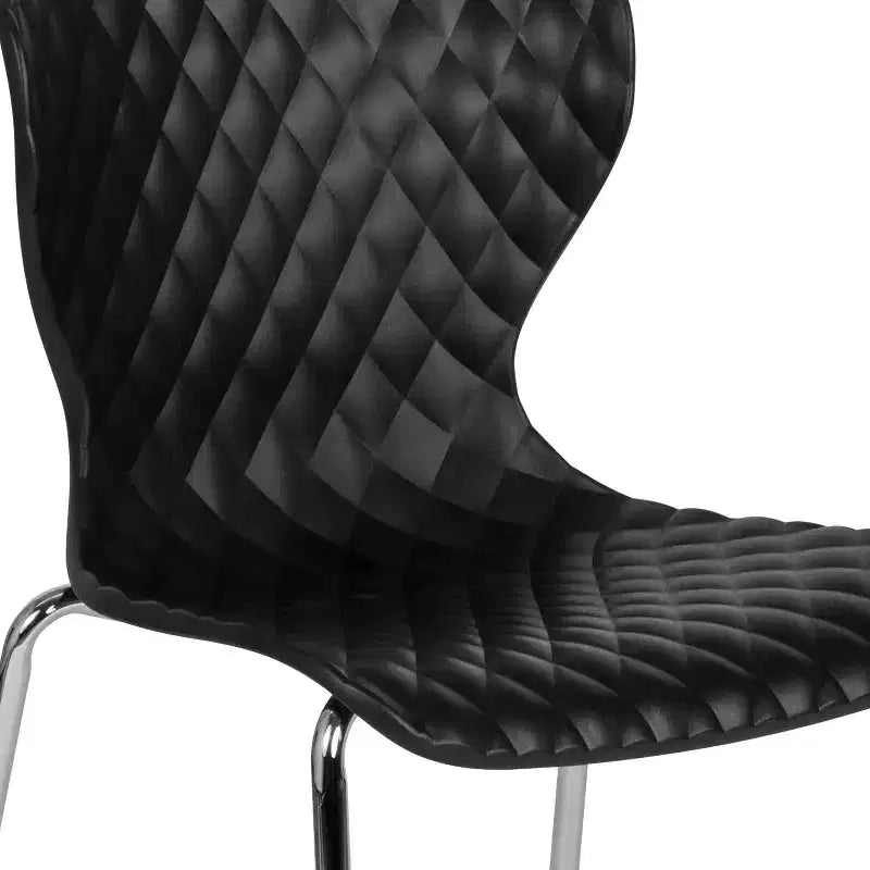 Chaise empilable en plastique au design moderne